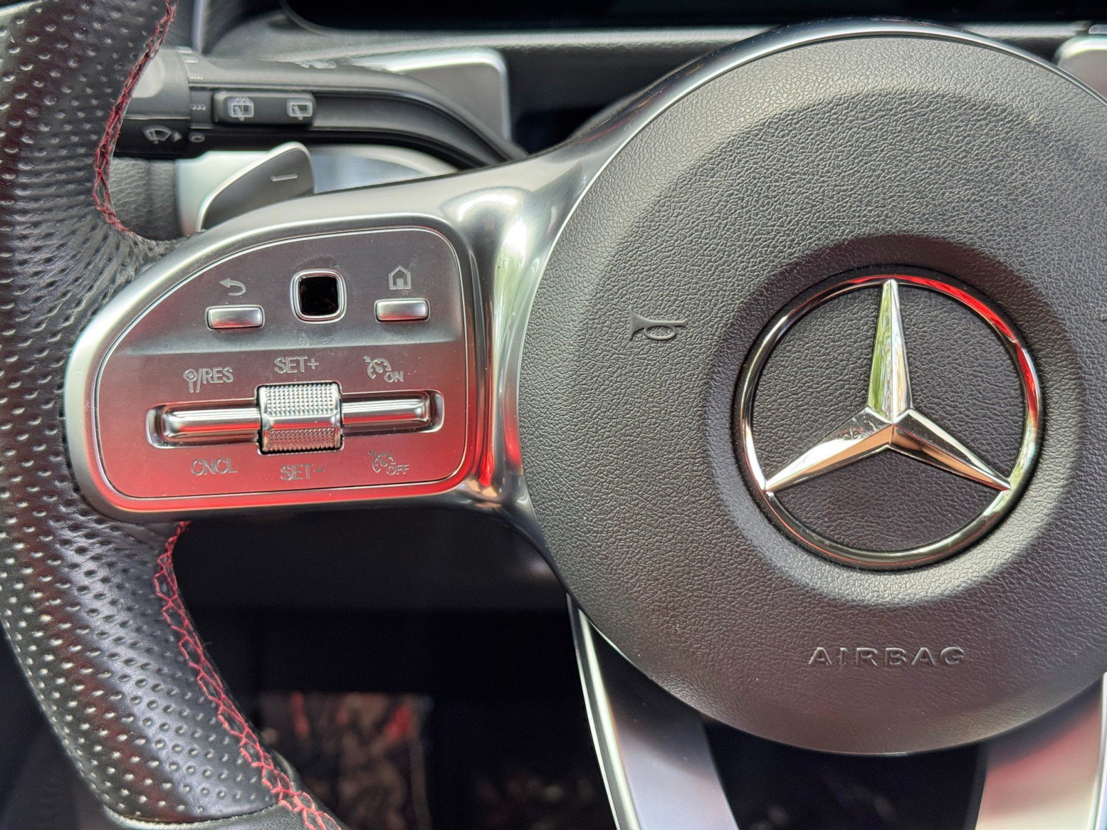 Used 2022 Mercedes-Benz GLB 250 w/ AMG Line image 21