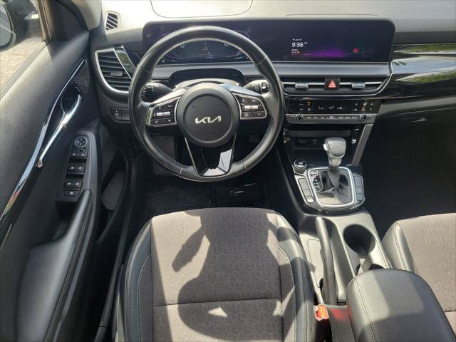 Used 2025 Kia Seltos S FWD image 11