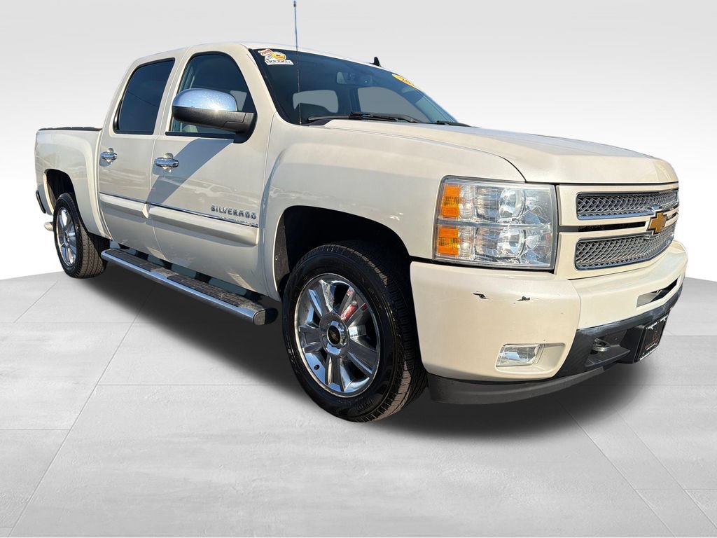 Used 2013 Chevrolet Silverado 1500 LTZ w/ LTZ White Diamond Edition AWD/4WD image 8
