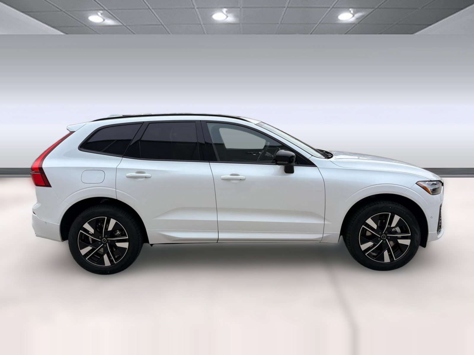 Used 2026 Volvo XC60 B5 Plus w/ Climate Package AWD/4WD image 8