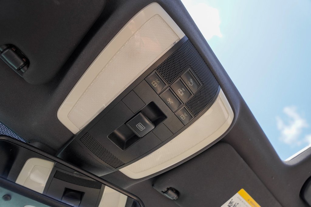 Used 2010 Mercedes-Benz C 63 AMG Sedan image 23