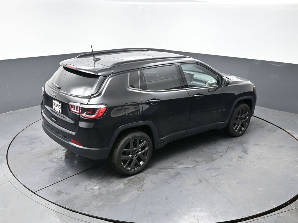 New 2026 Jeep Compass Latitude w/ Sun and Sound Group image 27