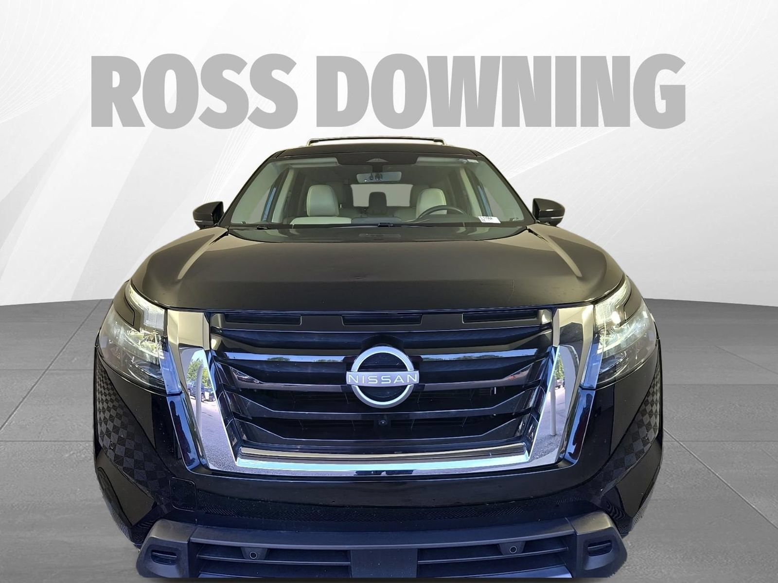 Used 2025 Nissan Pathfinder SL w/ SL Premium Package FWD image 2