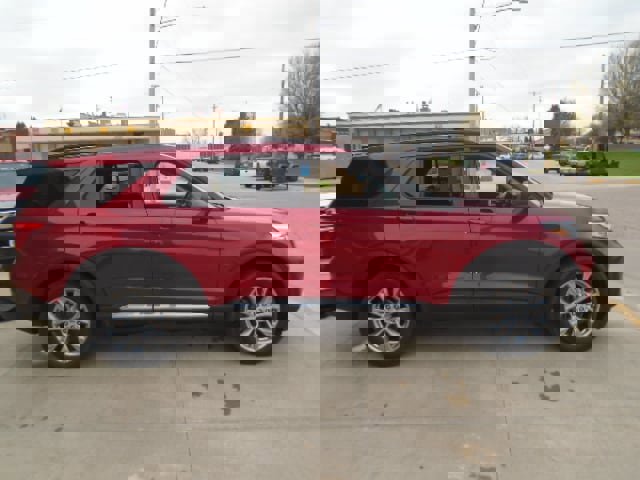 Used 2023 Ford Explorer XLT w/ Equipment Group 202A image 12