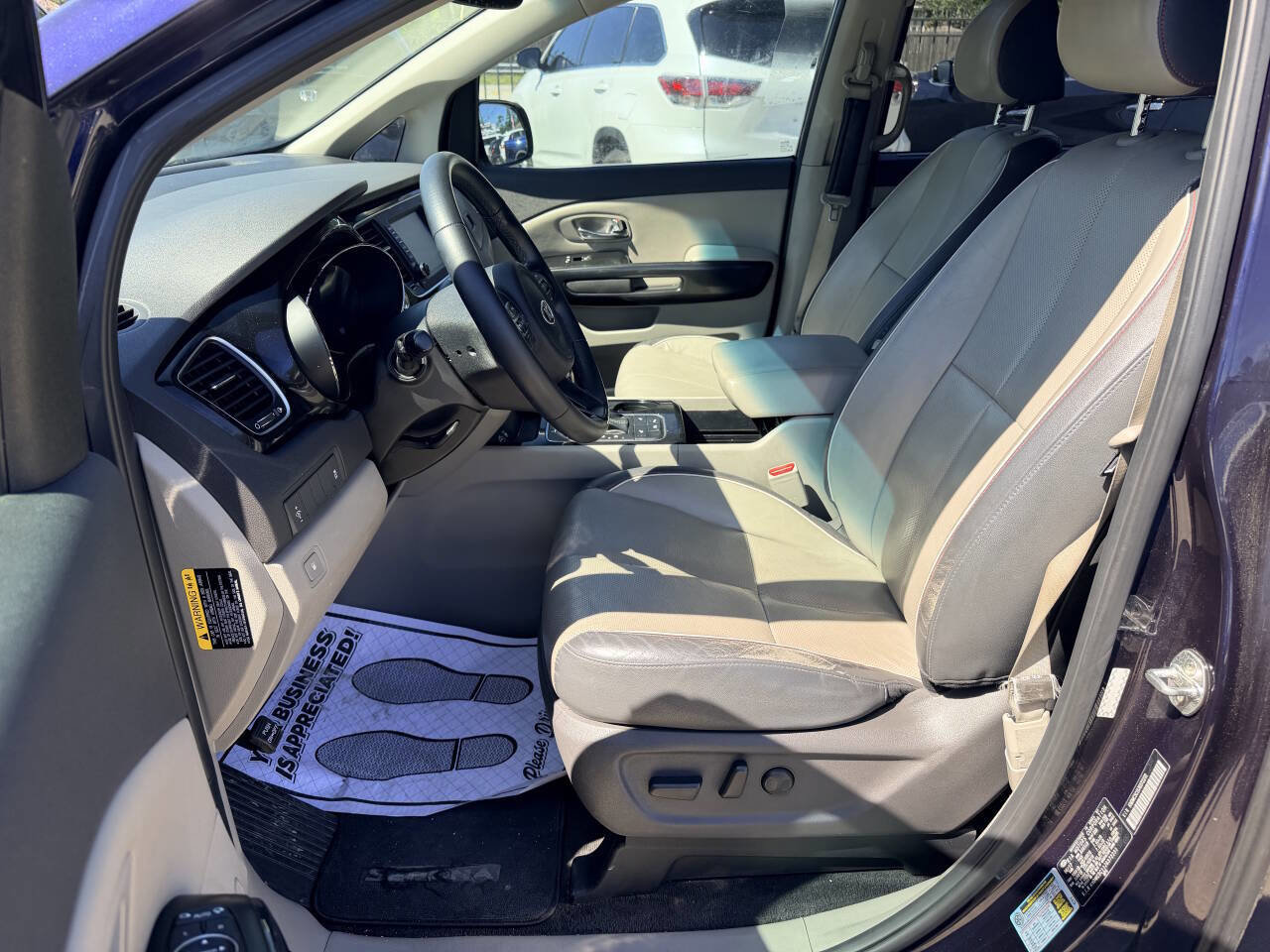 Used 2018 Kia Sedona EX image 44