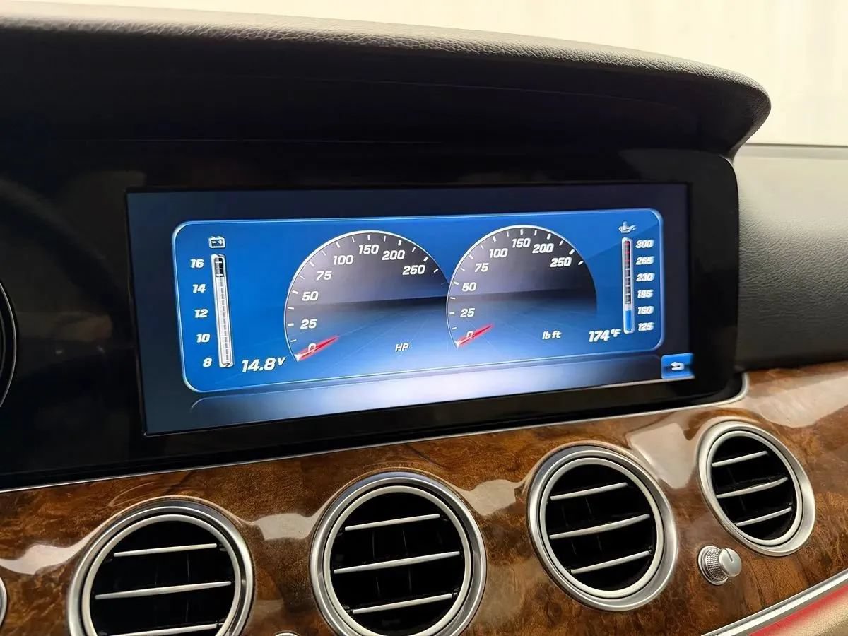 Used 2017 Mercedes-Benz E 300 4MATIC image 29