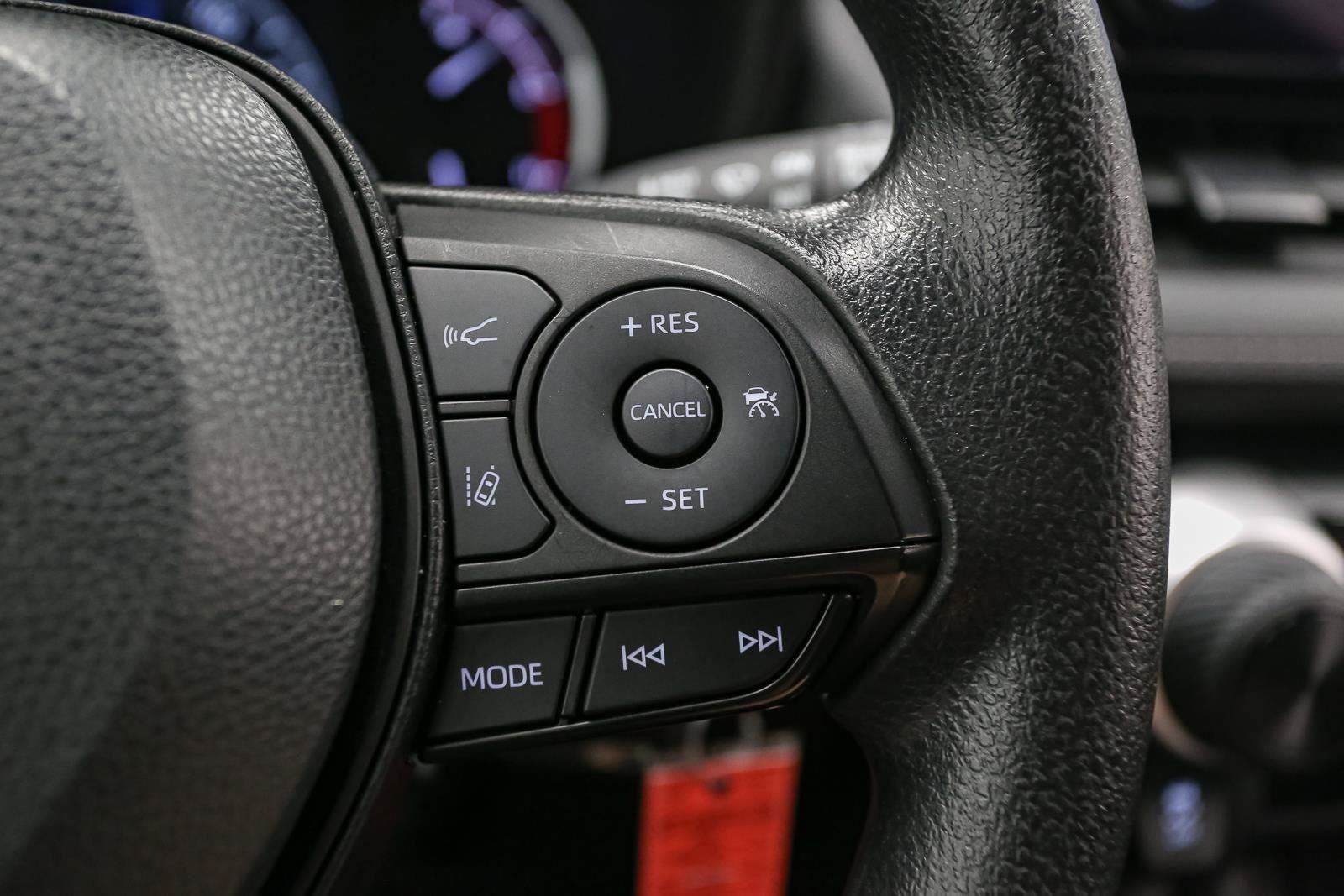 Used 2024 Toyota RAV4 LE AWD/4WD image 32