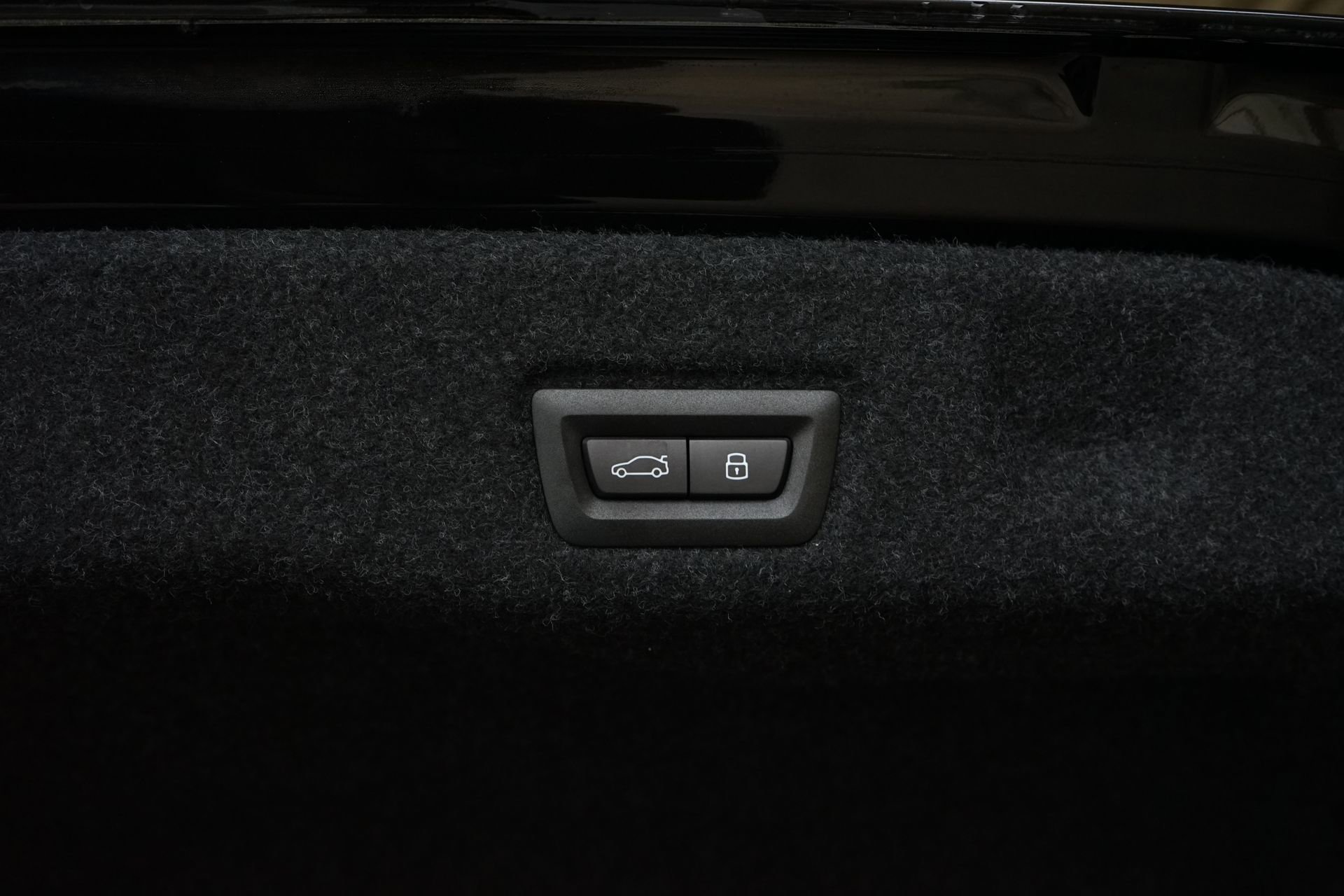 Used 2026 BMW M5 w/ Carbon Package image 37