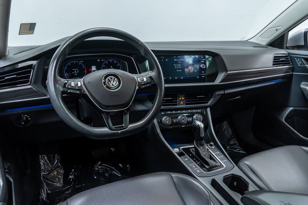 Used 2020 Volkswagen Jetta SEL FWD image 4