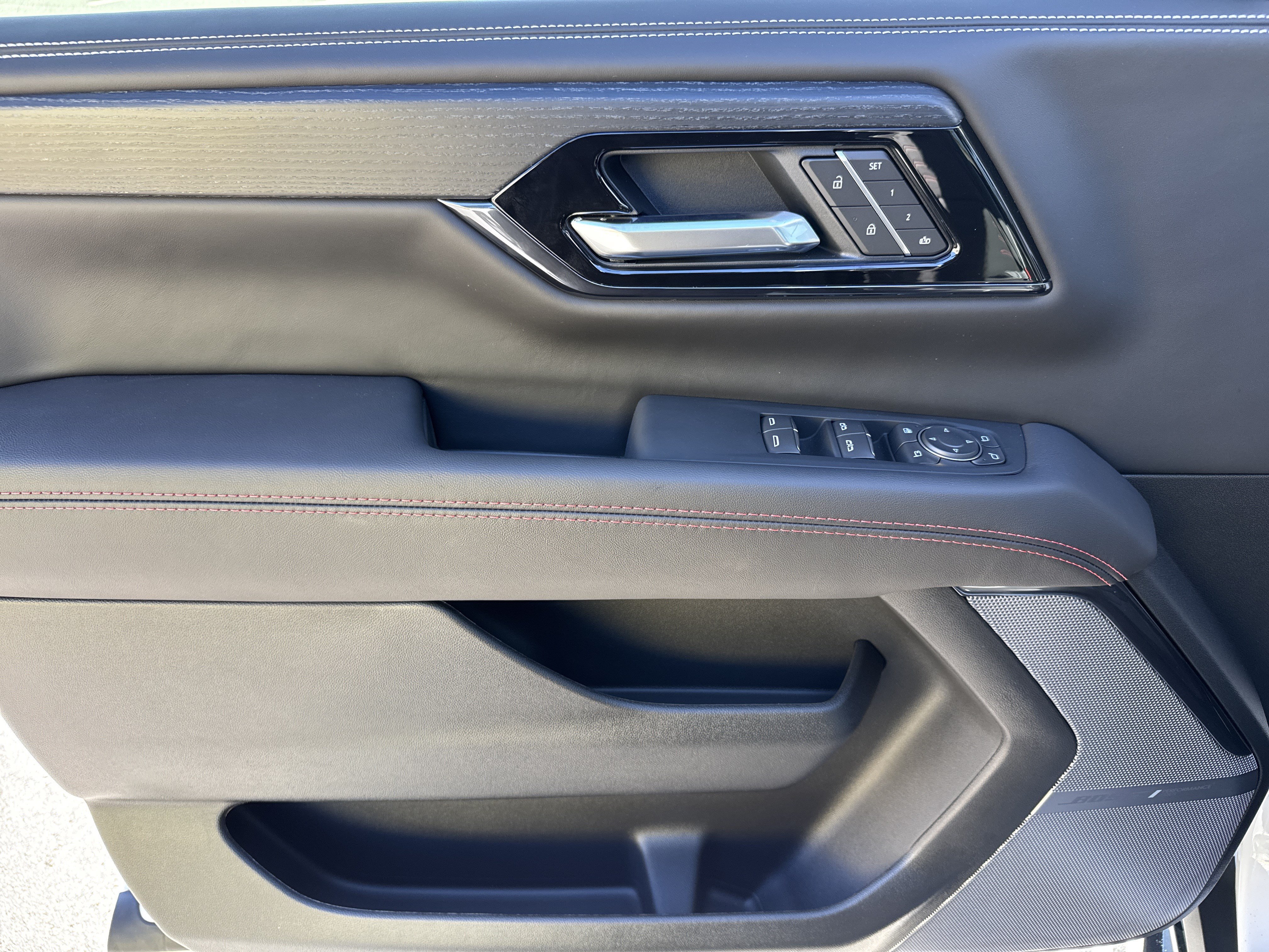 New 2026 GMC Yukon XL AT4 Ultimate AWD/4WD image 14