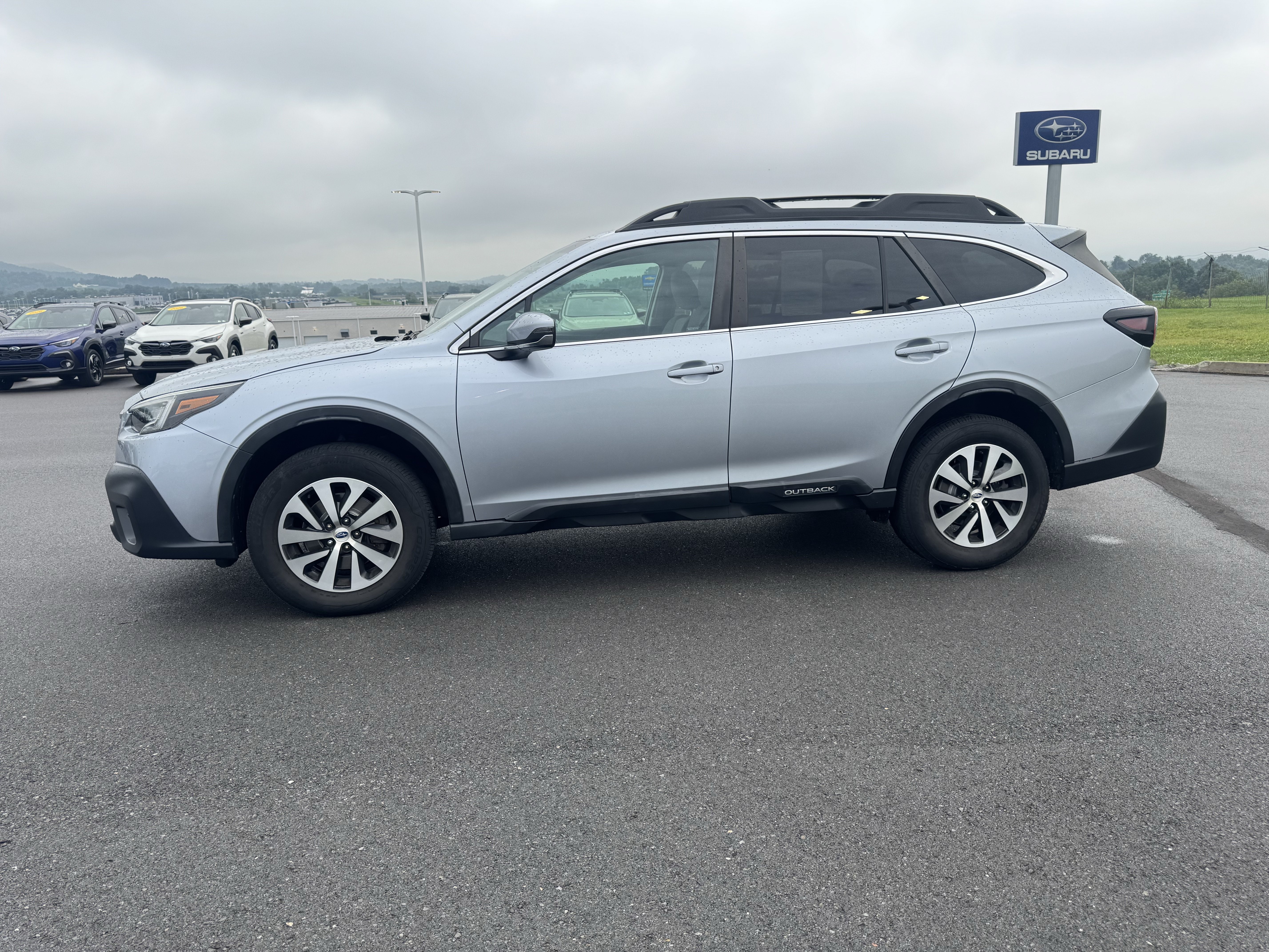 Used 2021 Subaru Outback Premium AWD/4WD image 10