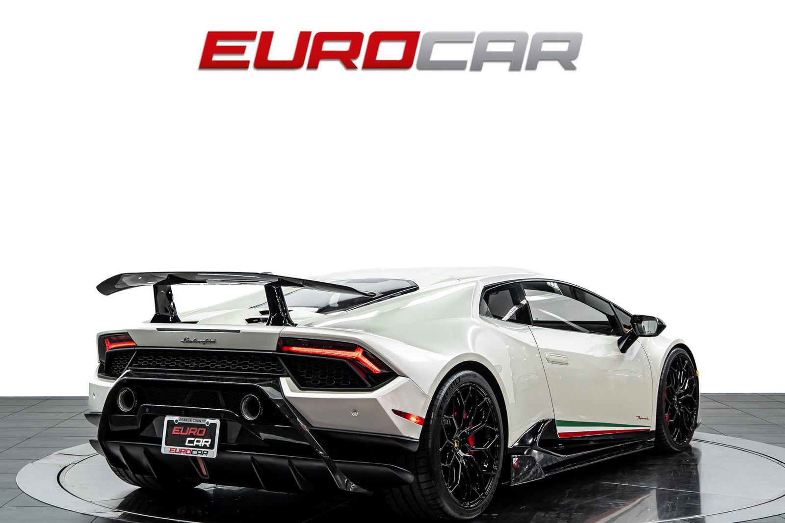 Used 2018 Lamborghini Huracan Performante AWD/4WD image 5