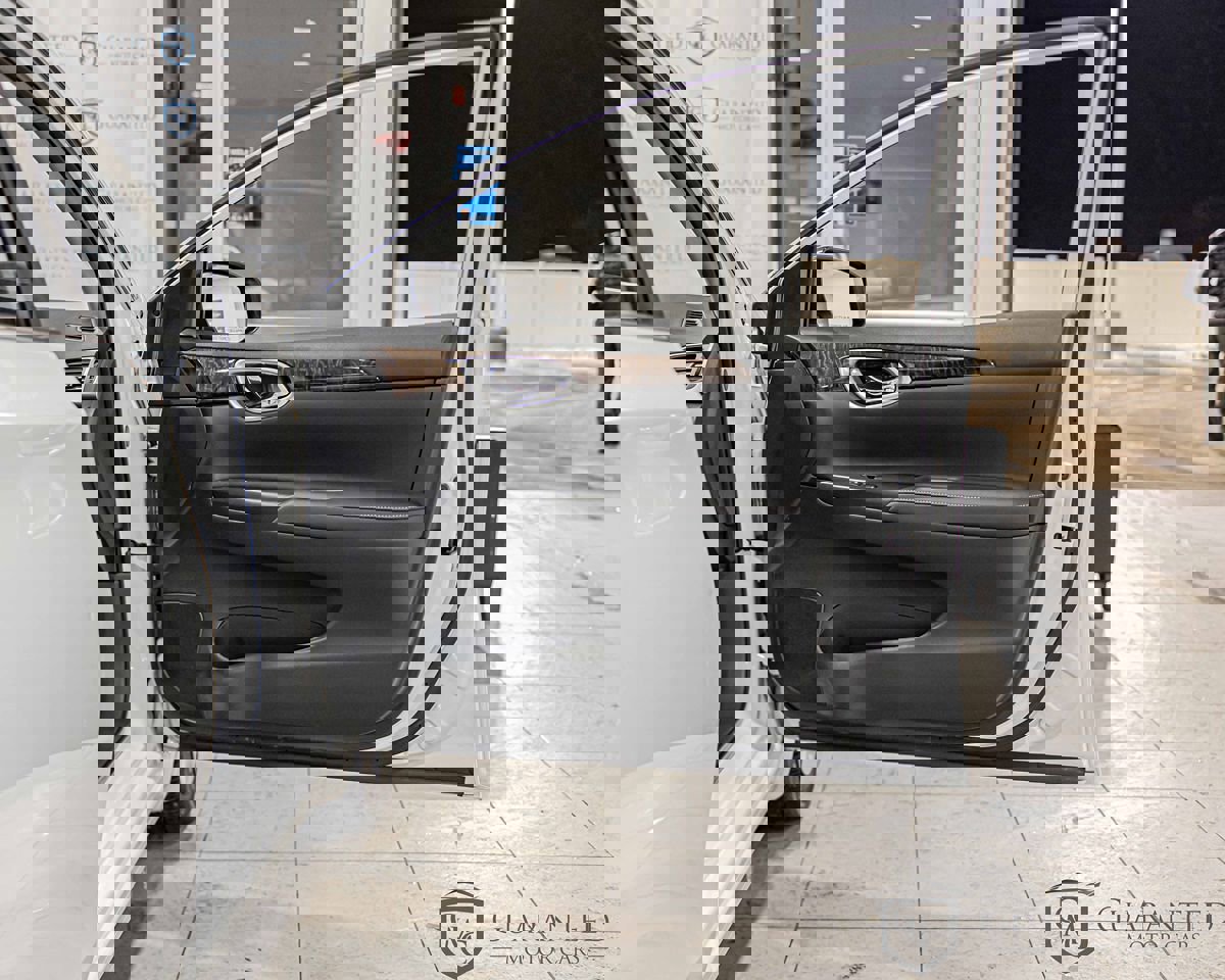 Used 2015 Nissan Sentra SL image 39