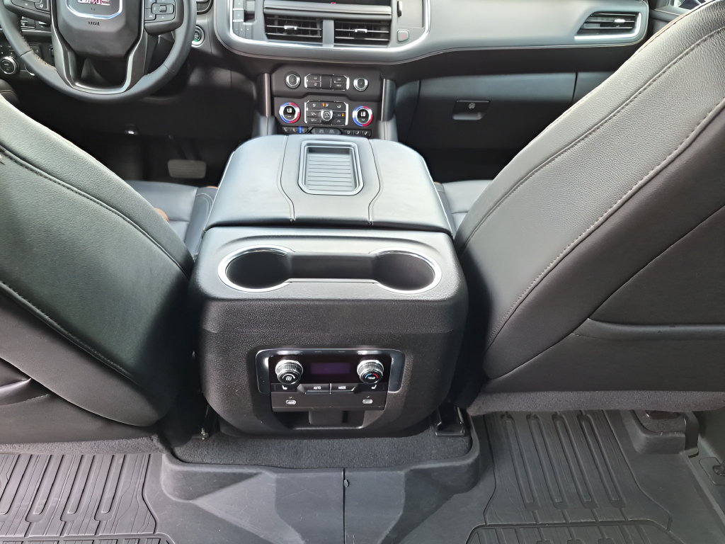 Used 2024 GMC Yukon AT4 w/ AT4 Premium Plus Package AWD/4WD image 30