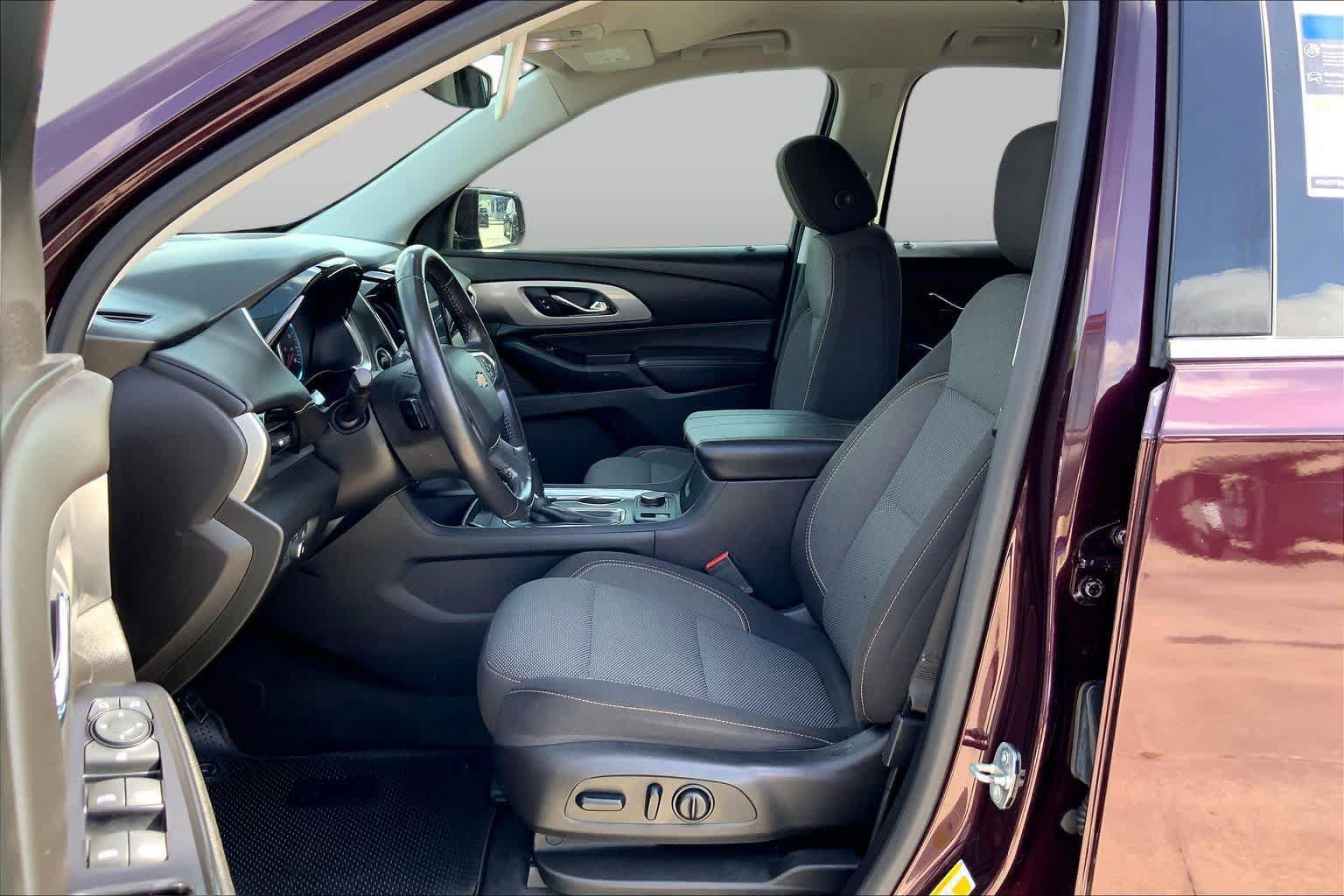 Used 2018 Chevrolet Traverse LT FWD image 8