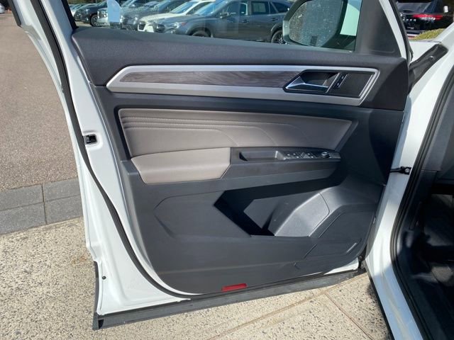 Used 2022 Volkswagen Atlas Cross Sport SE image 26