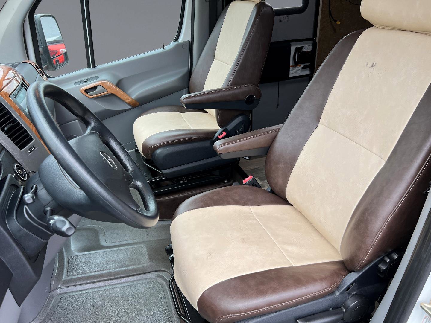 Used 2015 Mercedes-Benz Sprinter 3500 image 46
