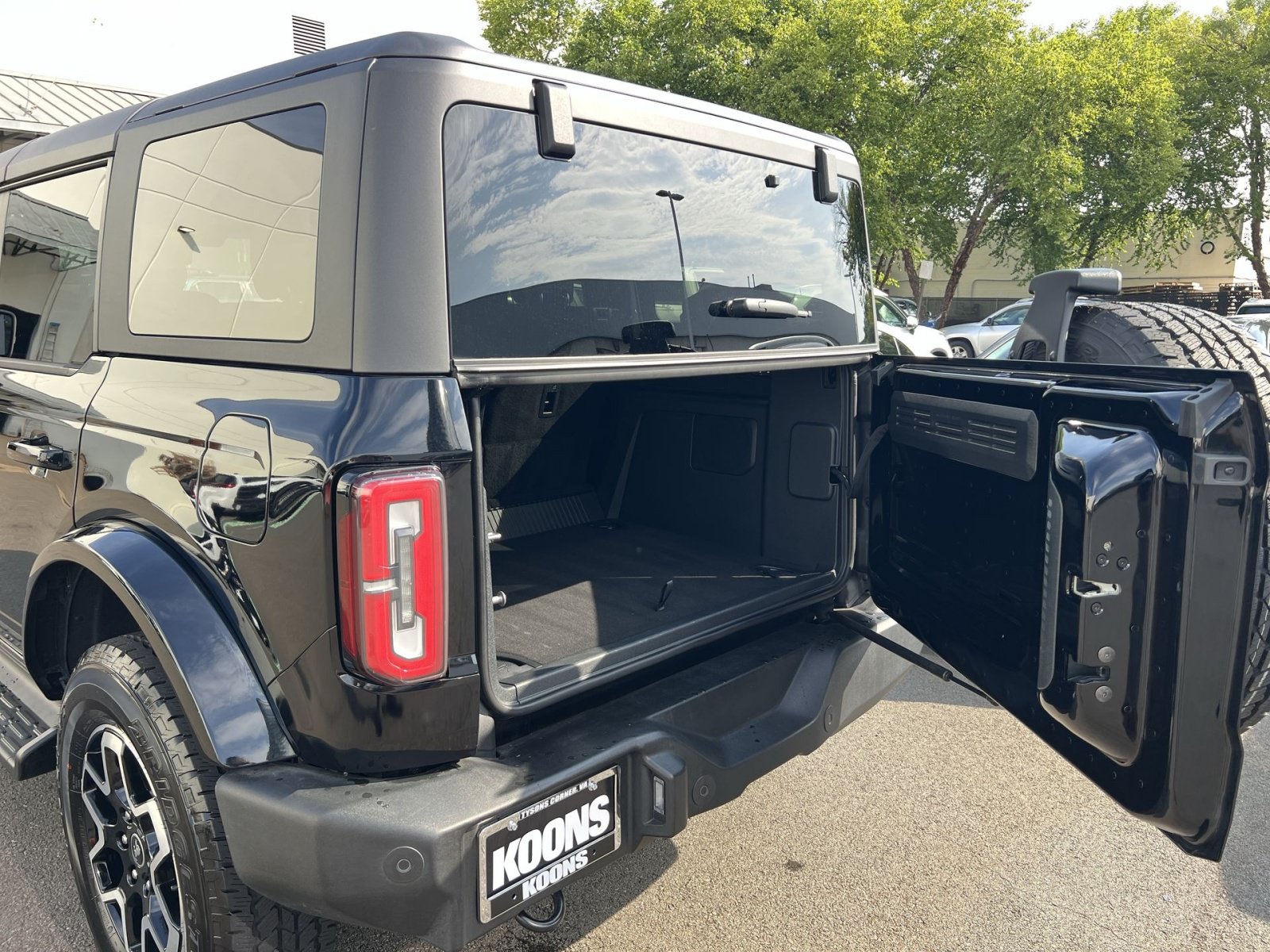 Used 2025 Ford Bronco Outer Banks AWD/4WD image 25