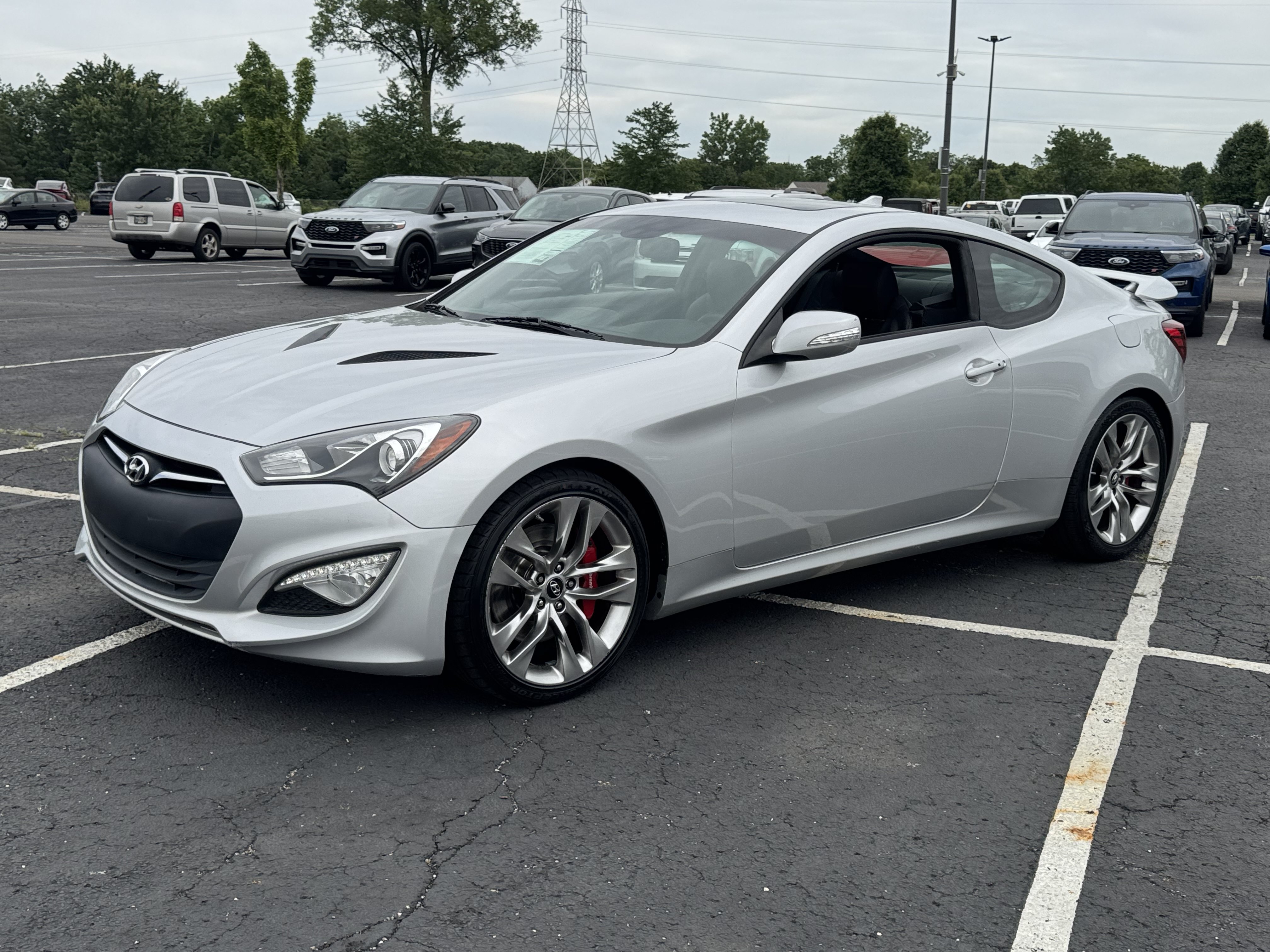 Used 2016 Hyundai Genesis Coupe 3.8 RWD image 5