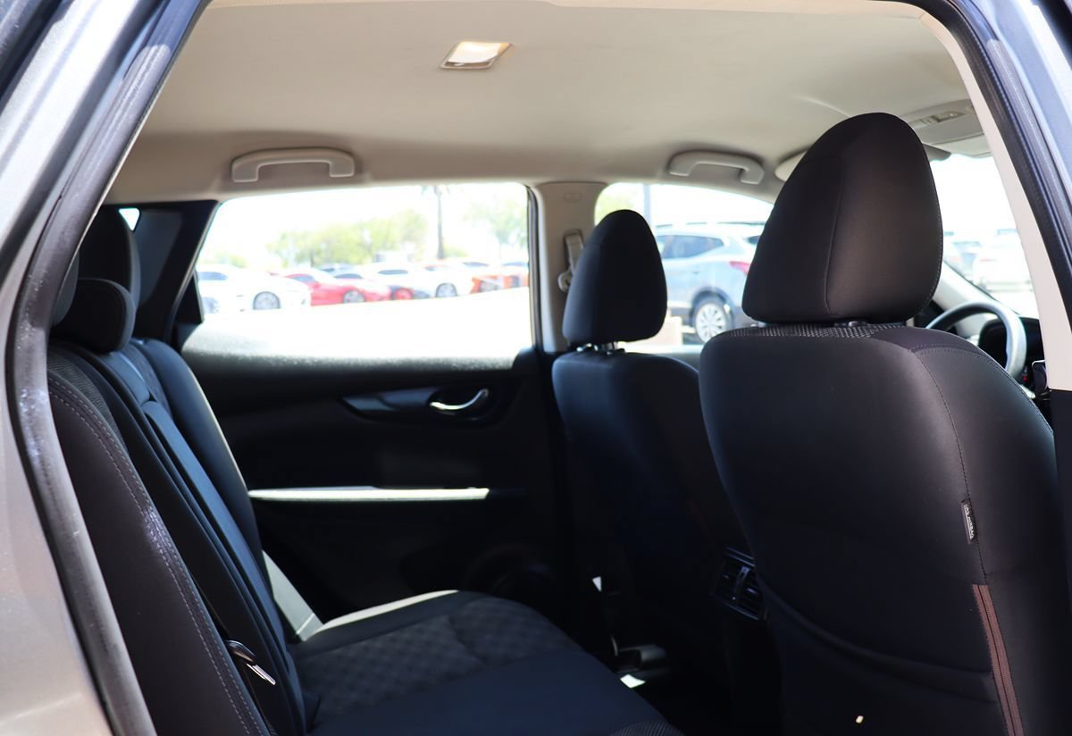 Used 2019 Nissan Rogue Sport SV FWD image 28