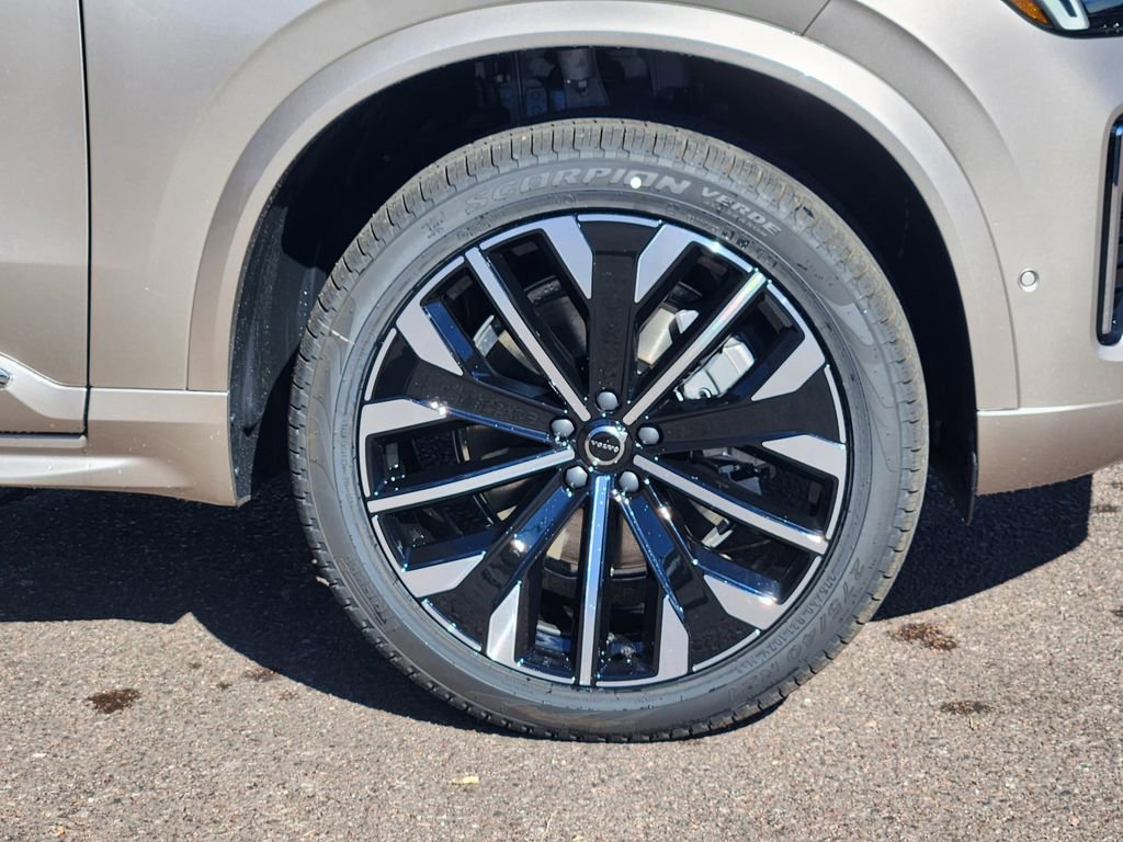 New 2026 Volvo XC90 B5 Plus w/ Protection Package Premier image 30