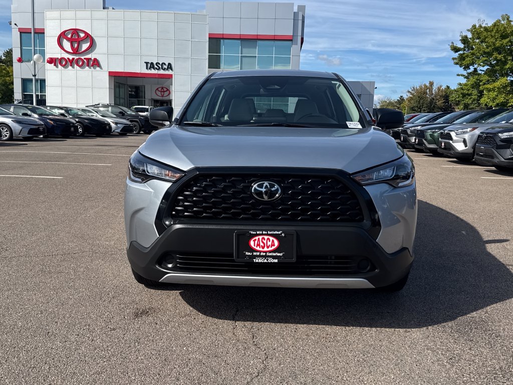 Used 2025 Toyota Corolla Cross L AWD/4WD image 2