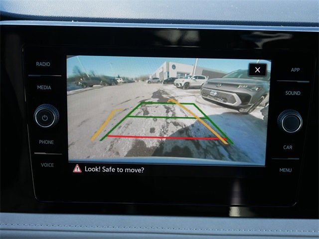 Certified 2025 Volkswagen Taos SE w/ Panoramic Sunroof Package image 35