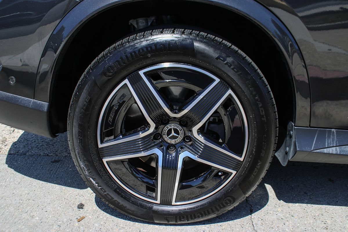 Used 2025 Mercedes-Benz GLC 350e 4MATIC image 37