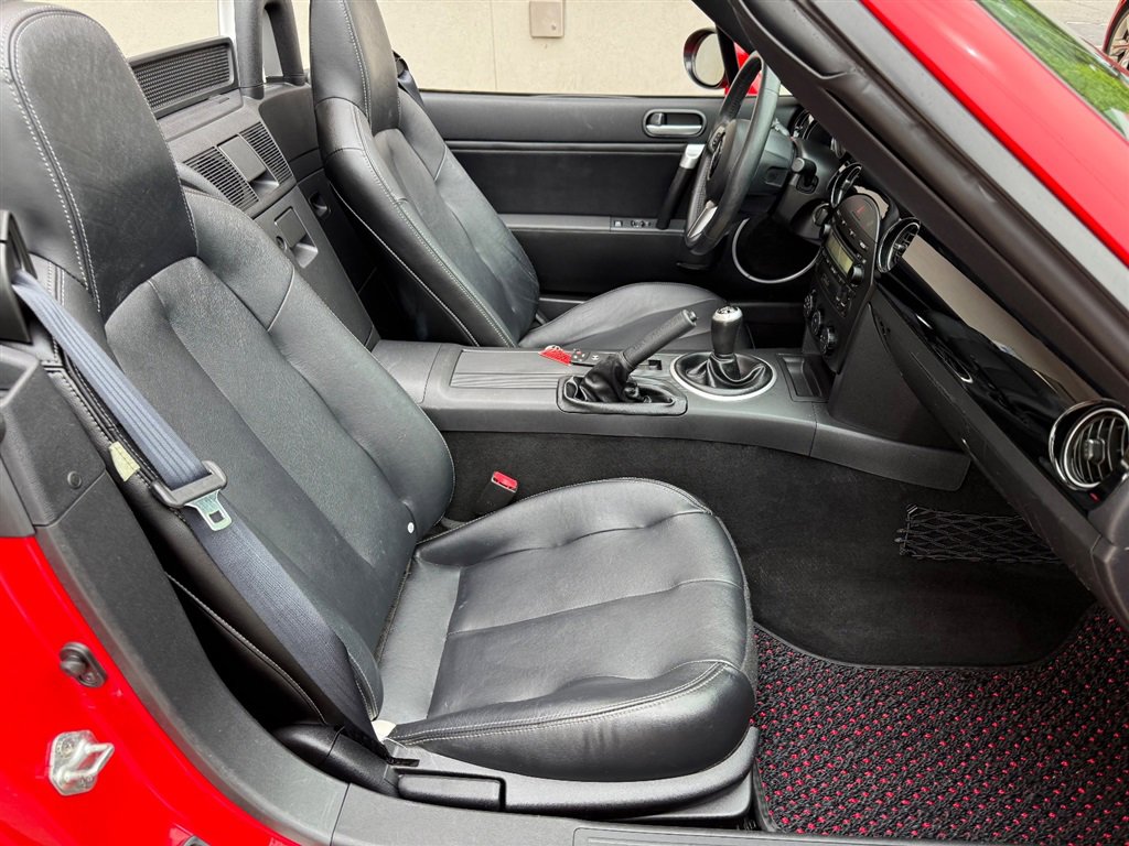 Used 2008 MAZDA MX-5 Miata Grand Touring w/ Premium Pkg RWD image 4