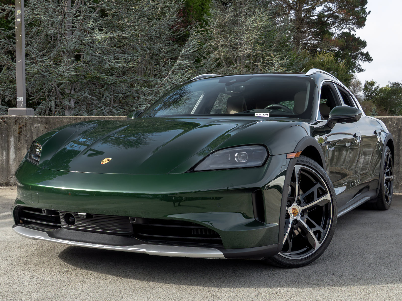 Certified 2025 Porsche Taycan 4S AWD/4WD image 7