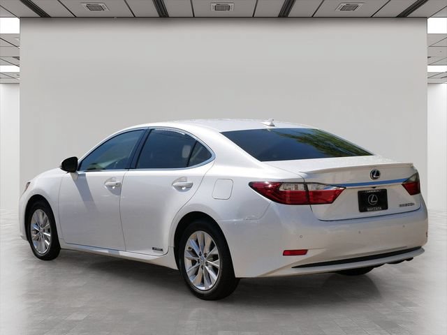 Used 2013 Lexus ES 300h w/ Luxury Pkg FWD image 4