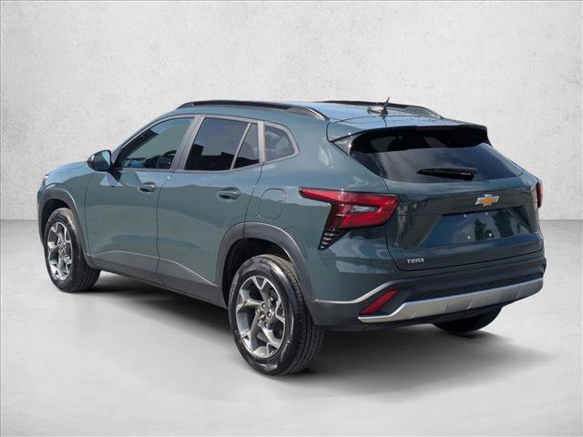 Used 2025 Chevrolet Trax LT image 8