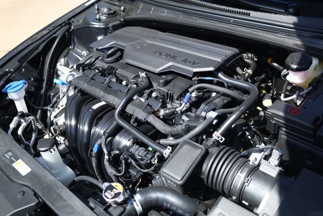 New 2026 Hyundai Elantra Limited FWD image 9