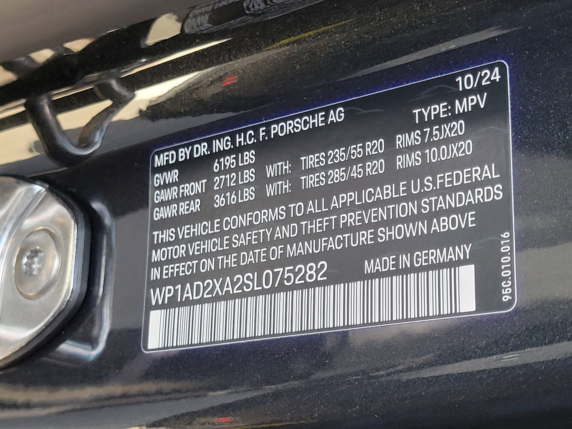 Used 2025 Porsche Macan Electric image 38