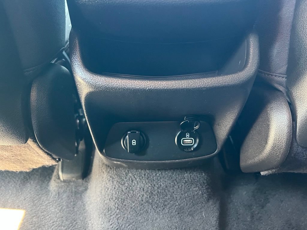 Used 2019 Hyundai Santa Fe SEL FWD image 22