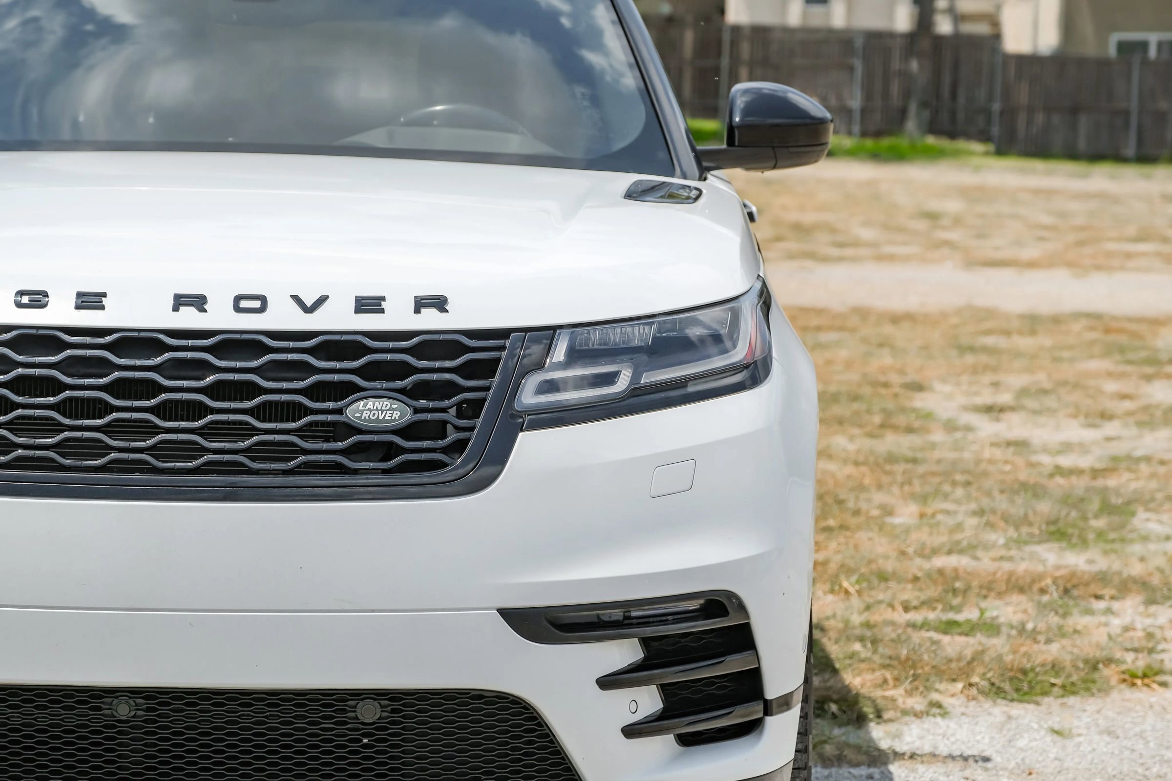 Used 2018 Land Rover Range Rover Velar R-Dynamic SE image 41