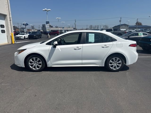 Used 2023 Toyota Corolla LE image 2