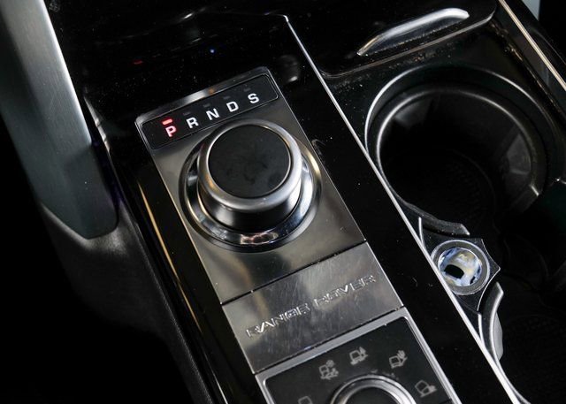 Used 2016 Land Rover Range Rover HSE image 13