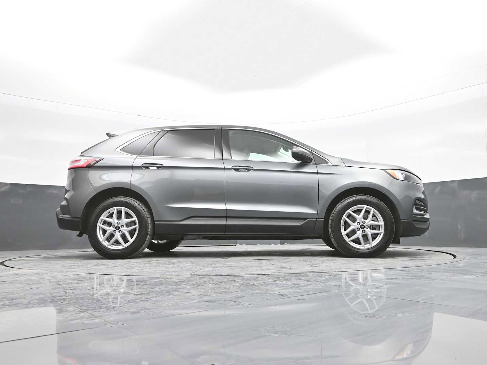 Used 2024 Ford Edge SEL image 43