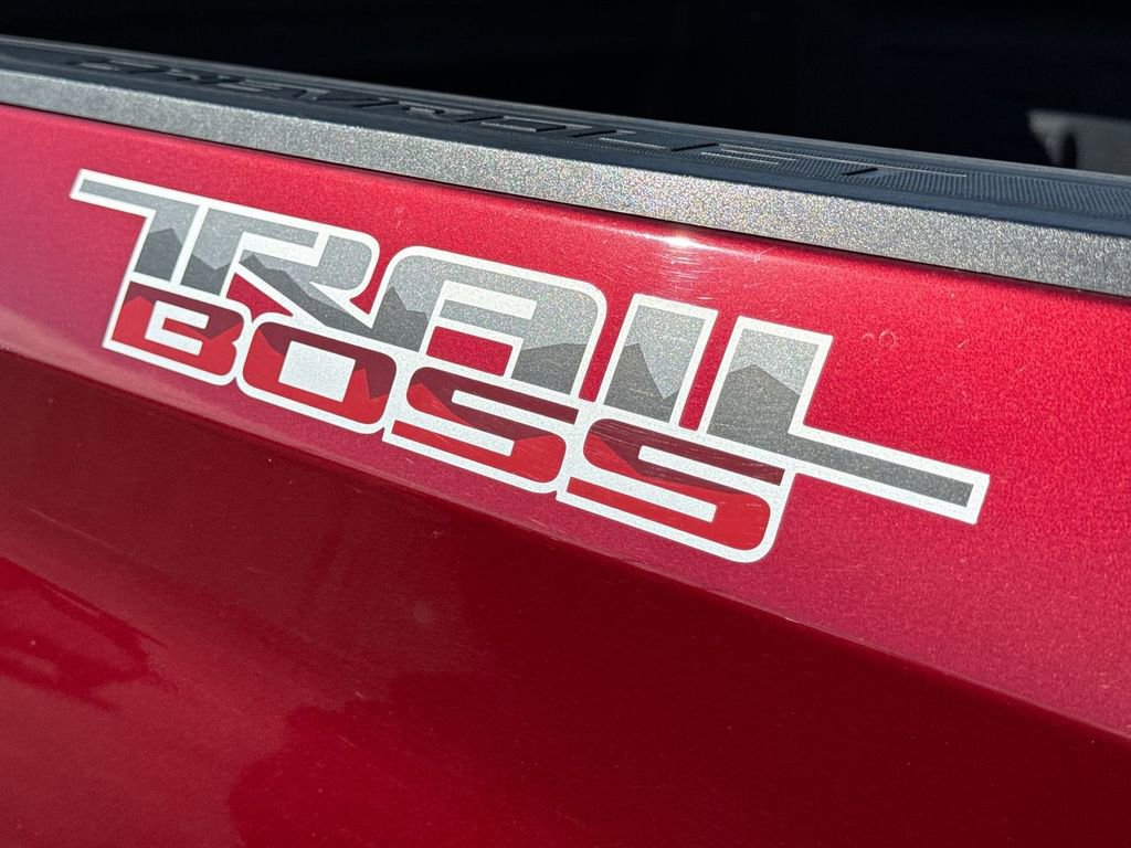Used 2019 Chevrolet Silverado 1500 LT Trail Boss AWD/4WD image 9