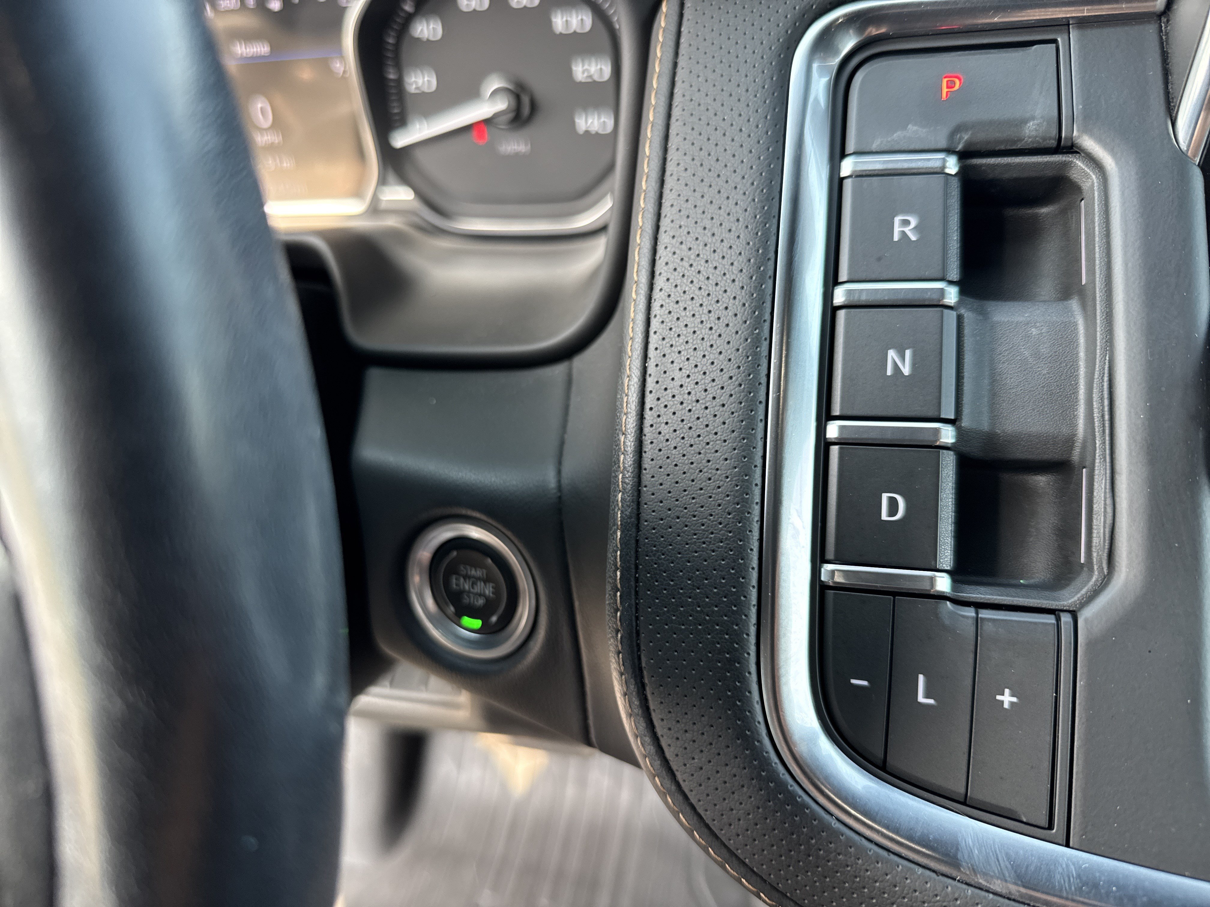 Used 2021 GMC Yukon XL AT4 w/ Rear Media and Nav Package AWD/4WD image 27