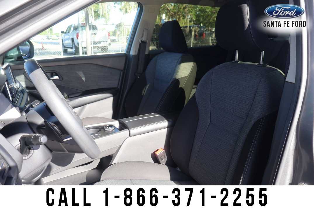 Used 2023 Nissan Rogue SV AWD/4WD image 13