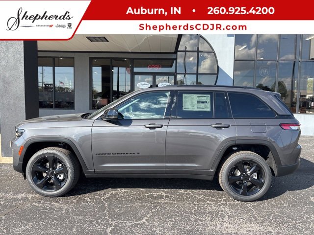 New 2025 Jeep Grand Cherokee Limited w/ Black Appearance Package image 1