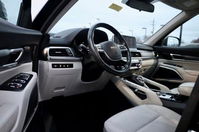 Used 2022 Kia Telluride S image 14