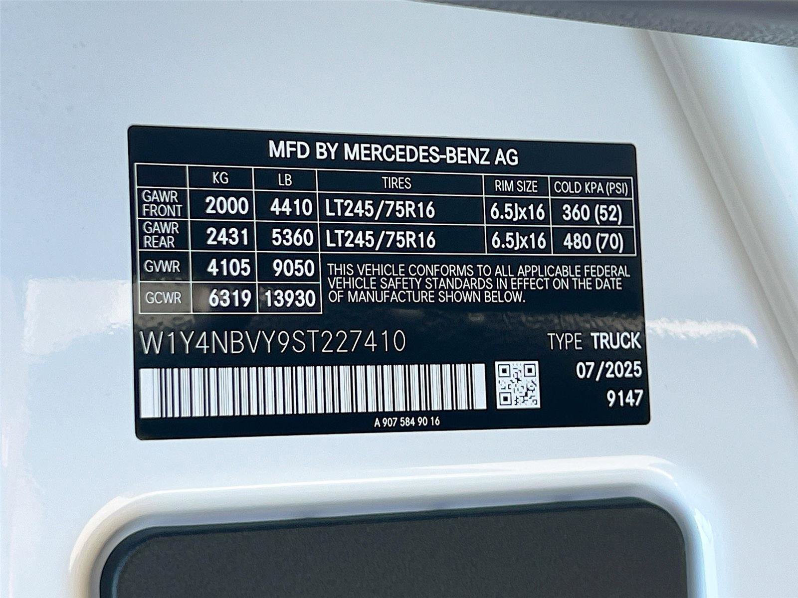 New 2025 Mercedes-Benz Sprinter 2500 image 28