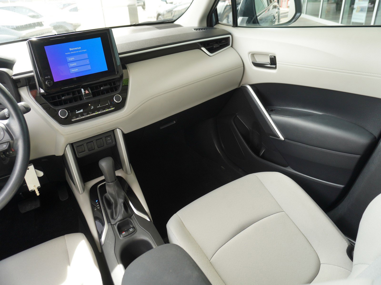 Used 2025 Toyota Corolla Cross L FWD image 15