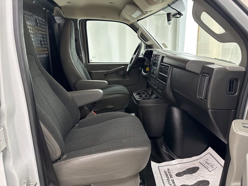 Used 2024 Chevrolet Express 2500 w/ Driver Convenience Package image 9