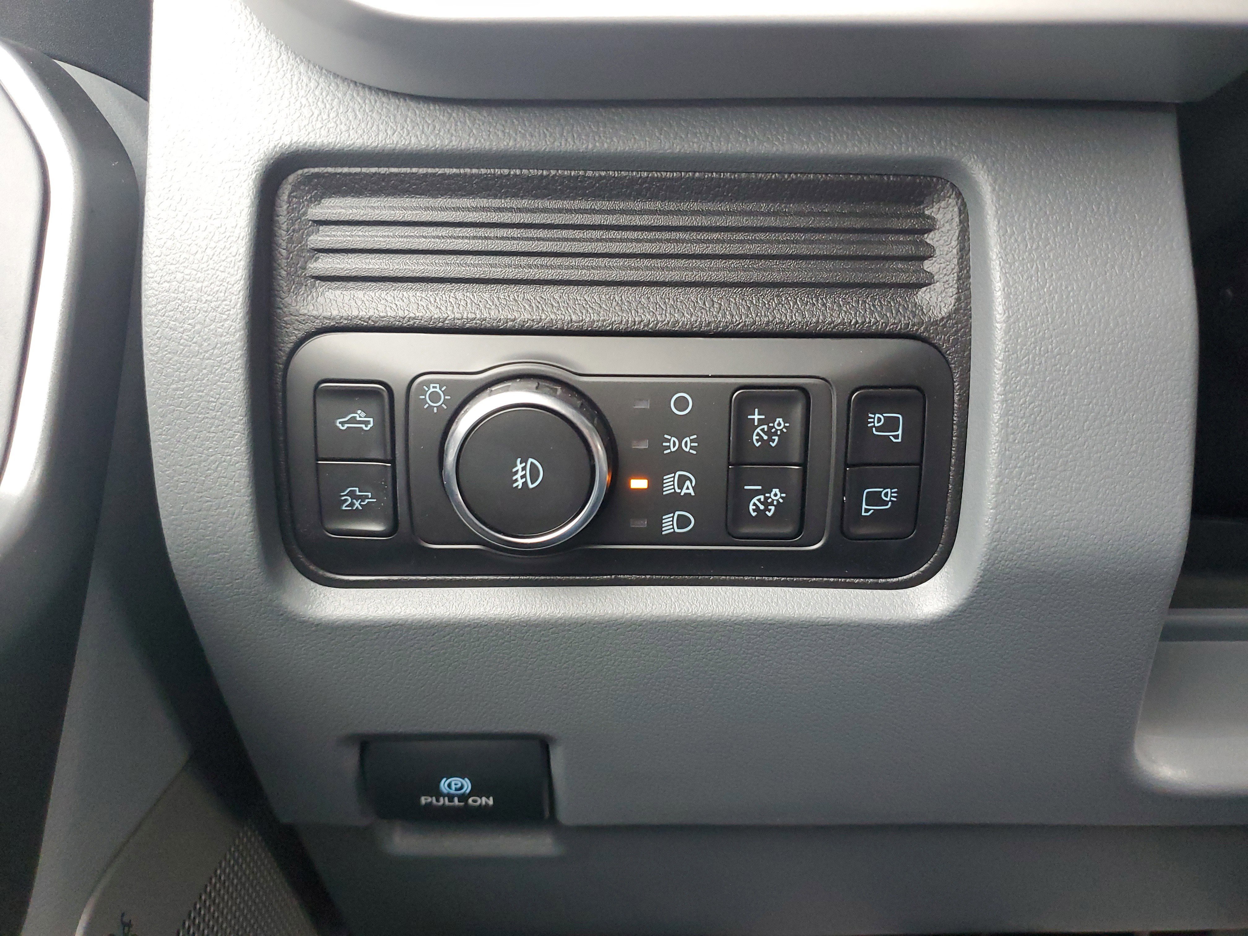 New 2026 Ford F250 XLT w/ XLT Premium Package image 23