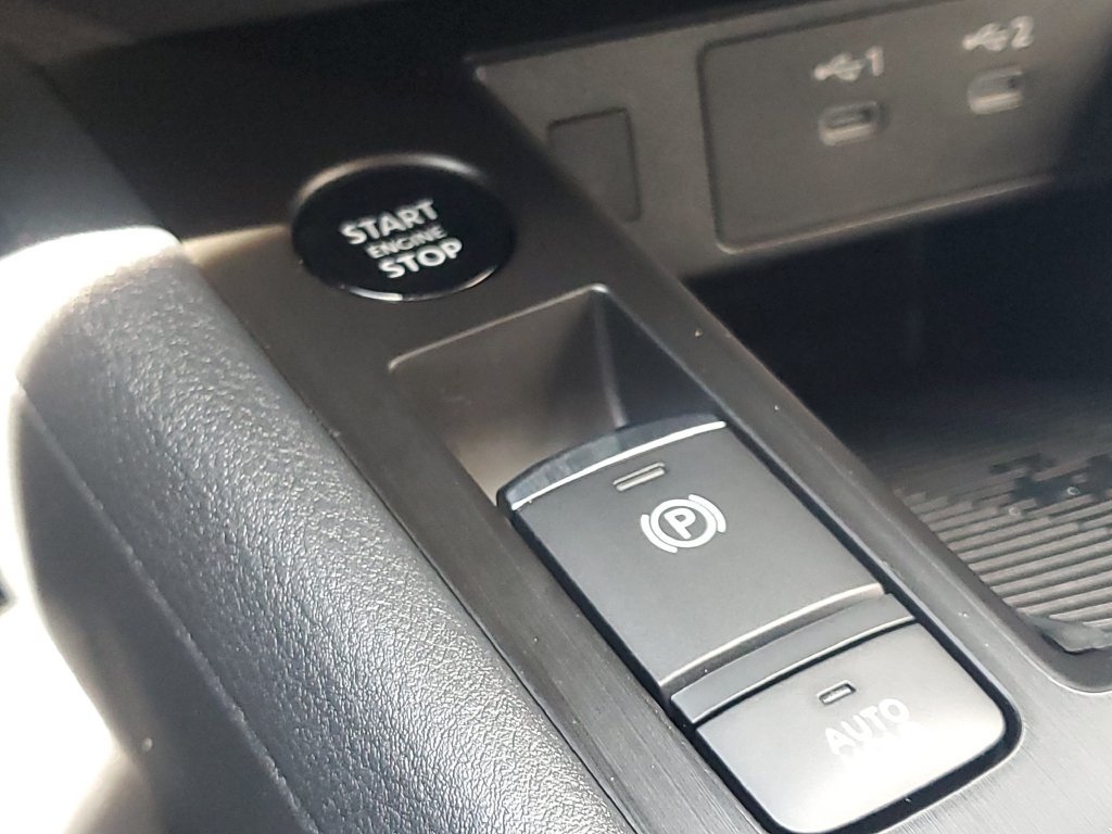 Certified 2025 Nissan Kicks SV FWD image 38