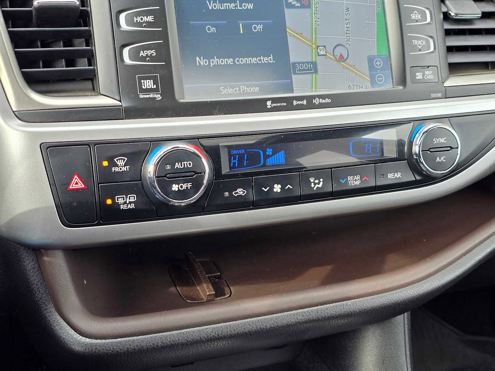 Used 2017 Toyota Highlander Limited image 25